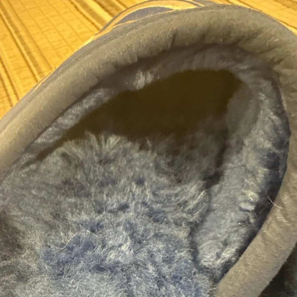 Man's Slippers UGG Scuff Logo Size 8